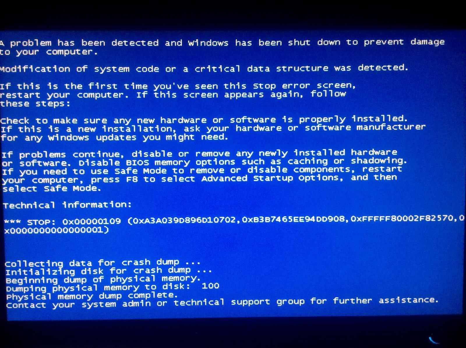 Зарим Windows хэрэглэгчид энэ алдааны талаар мэдэгдэж, системийг эхлүүлэх явцад ихэвчлэн дэлгэцэн дээр гарч ирдэг: